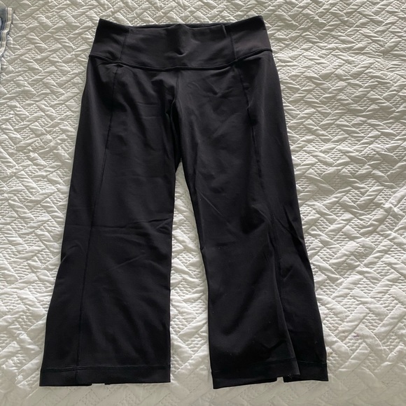 Lululemon Crop Size Capris - Picture 2 of 5